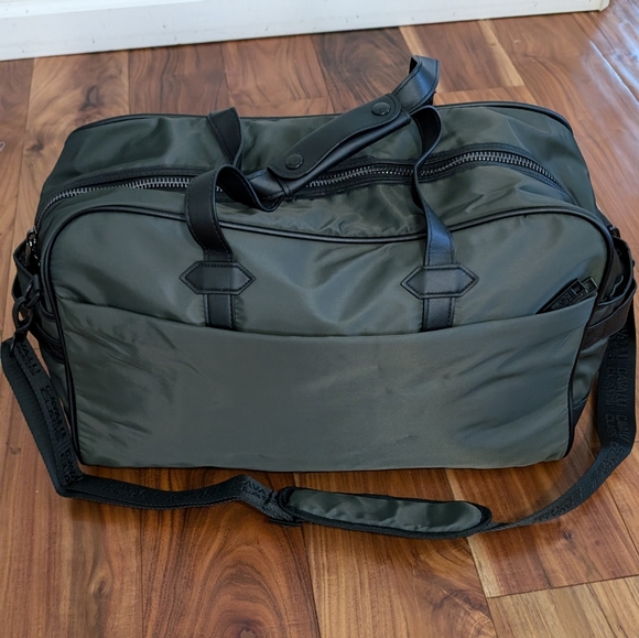 Roberto Cavalli Cavalli Class 19" Logo Duffel Bag With Removable Strap Nwt ❤️ - Picture 3 of 8